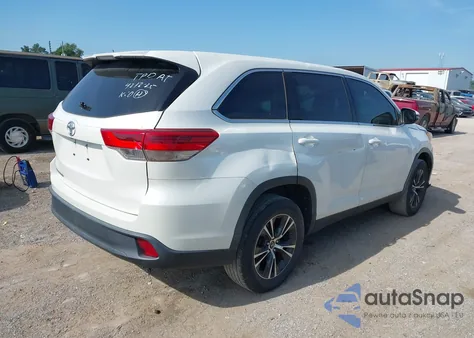 2019 Toyota Highlander Le z USA, uszkodzony, nr VIN 5TDZZRFH4KS355848
